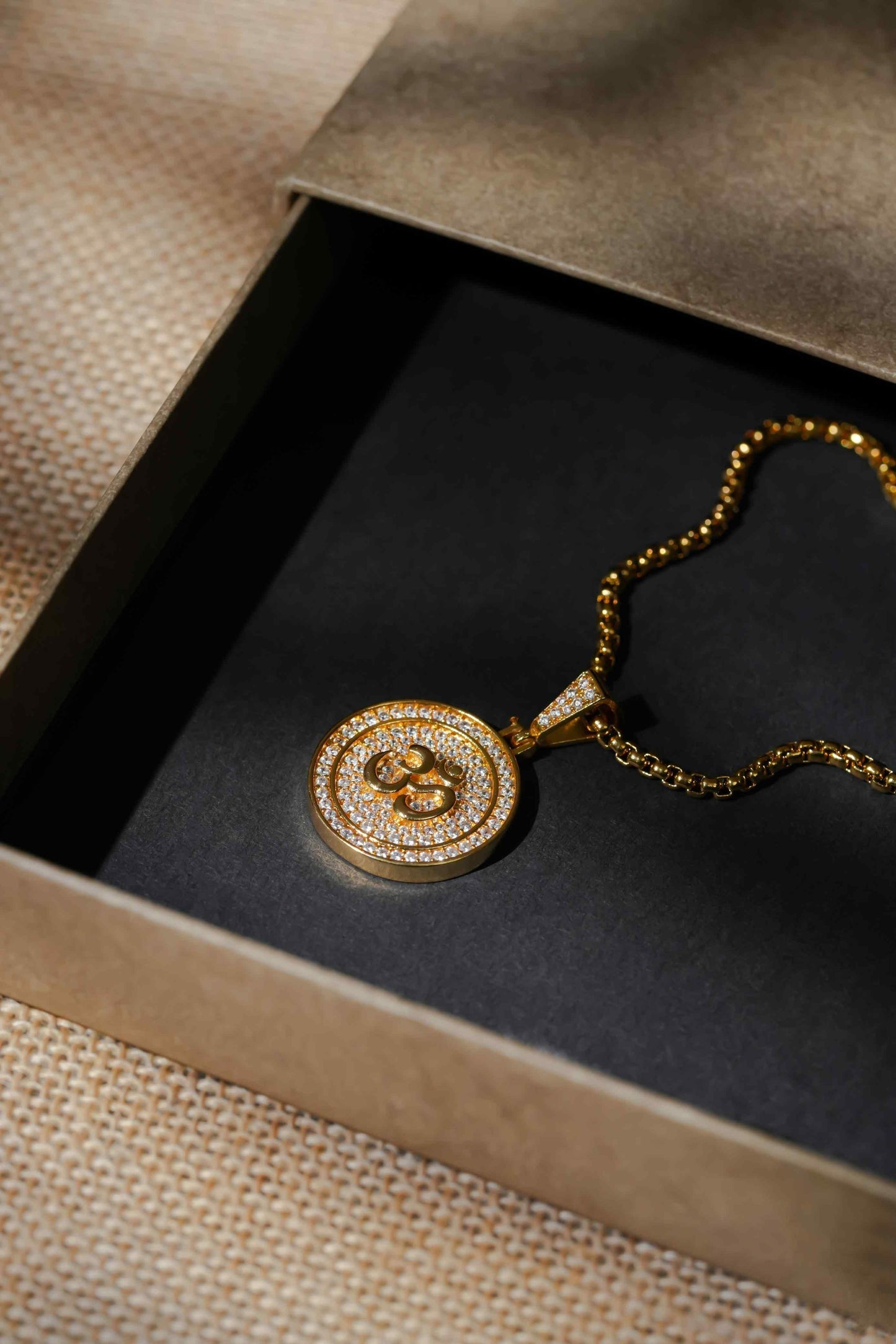 OM - The Sound Of the Universe Pendant